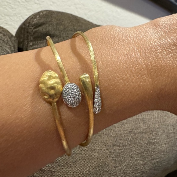 Stunning Marco Bicego 'Lucia' Diamond 18K Gold Bangle - Picture 13 of 17